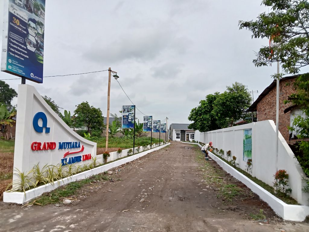 foto gerbang perumahan GRAND MUTIARA KLAMBIR V