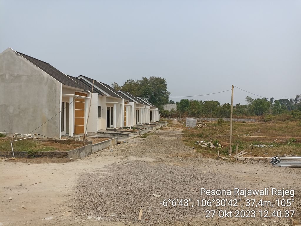 foto posisi tengah perumahan Pesona Rajawali Rajeg
