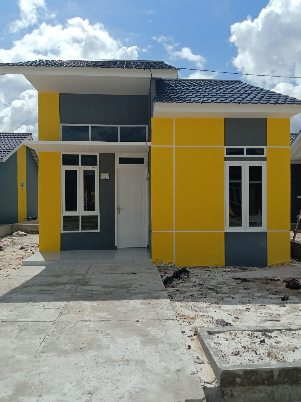 foto tampak rumah tipe 36 SUBSIDI perumahan NEW GRAHA PRAMUKA RESIDENCE TAHAP 7