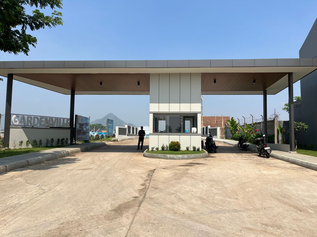 foto gerbang perumahan TAMAN KOPO INDAH V GARDENVILLE