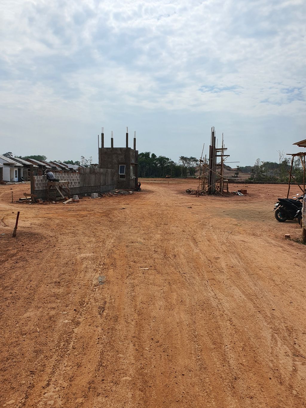 foto gerbang perumahan HARMONY HILLS
