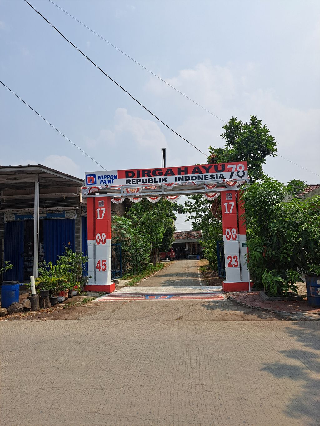 foto gerbang perumahan MEGA Regency F8