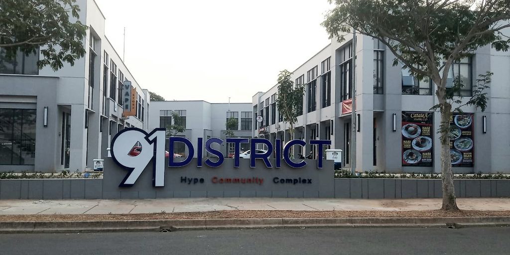 foto gerbang perumahan Ruko 91 District