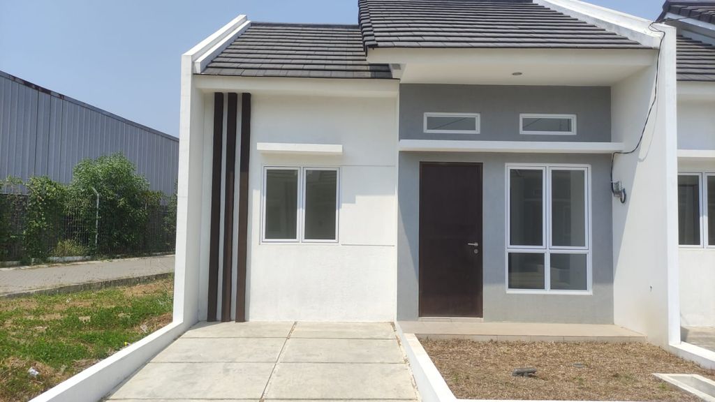 foto tampak rumah tipe B Blok H26 perumahan Graha Mirai