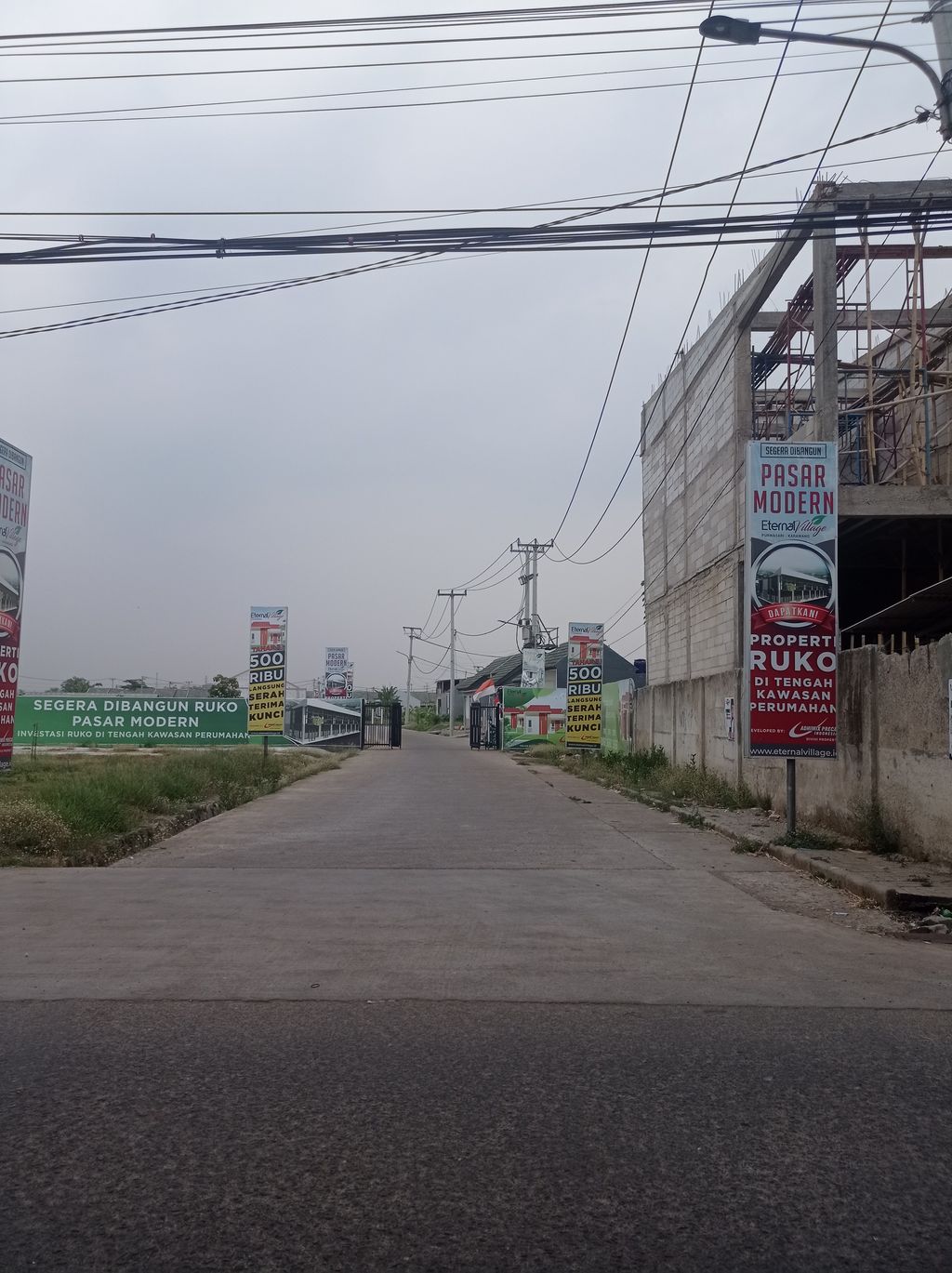 foto gerbang perumahan ETERNAL VILLAGE TAHAP III