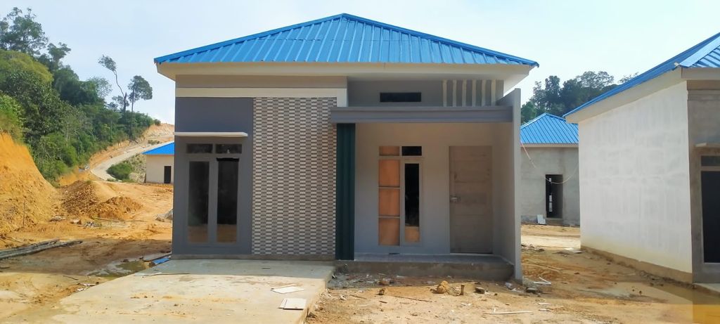 foto tampak rumah tipe 36 perumahan MIARI ARDAGUSEMA RESIDENCE