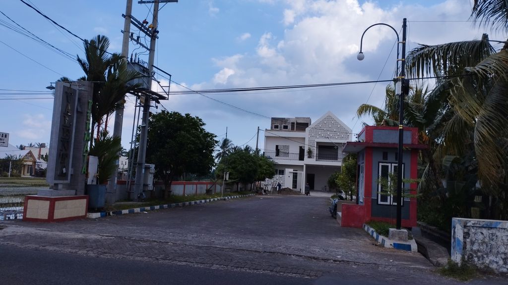 foto gerbang perumahan PERUM PERMATA VALENTA 2
