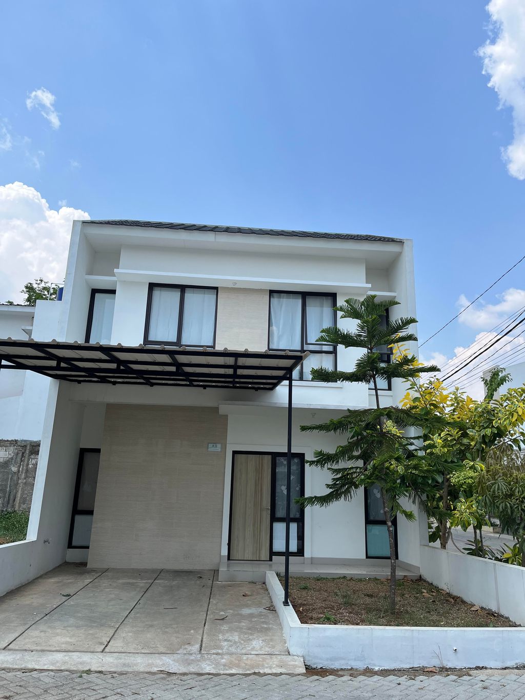 foto tampak rumah tipe 70 perumahan ROYAL KETIB REGENCY SUMEDANG