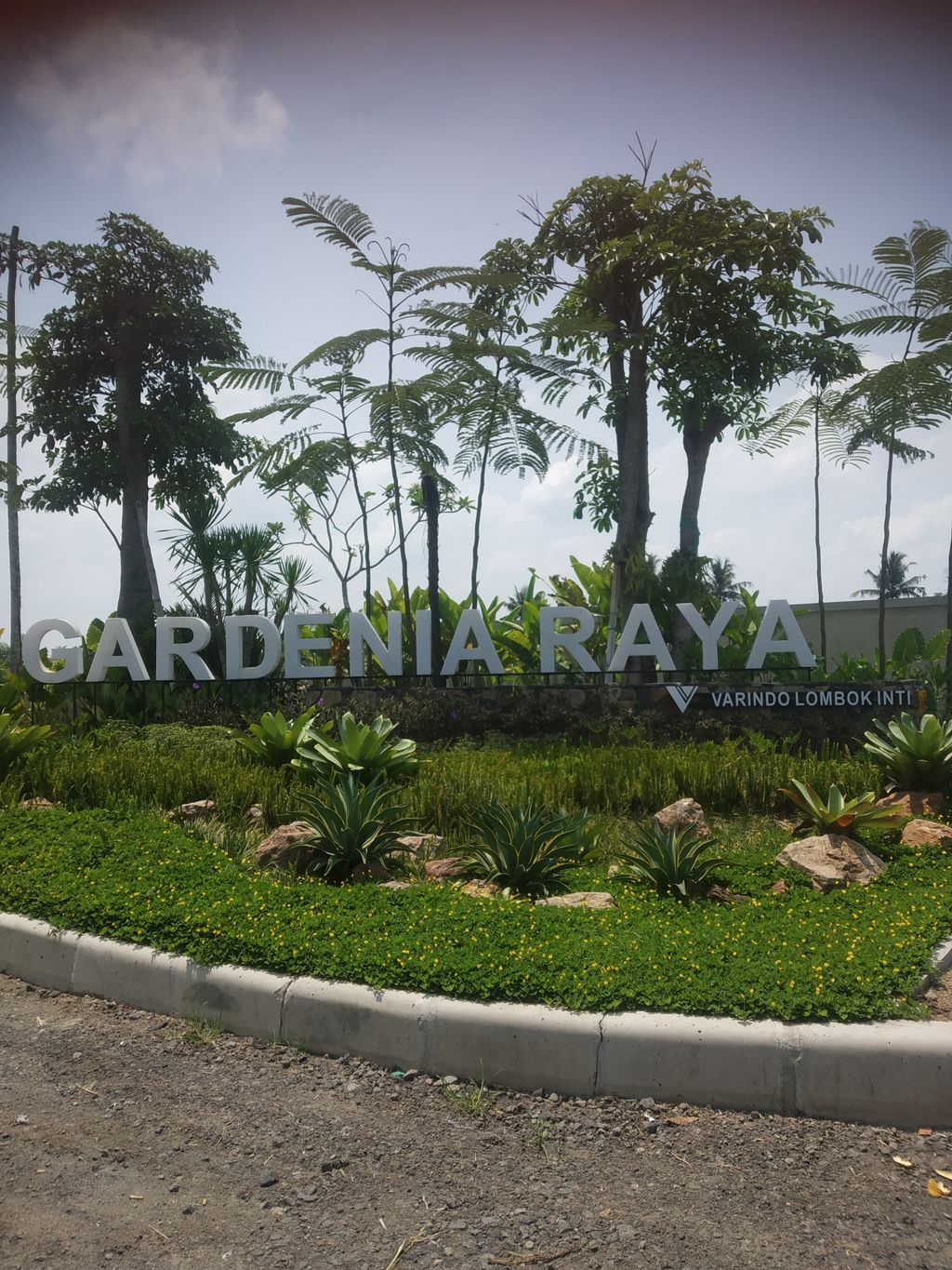 foto gerbang perumahan GARDENIA RAYA 2