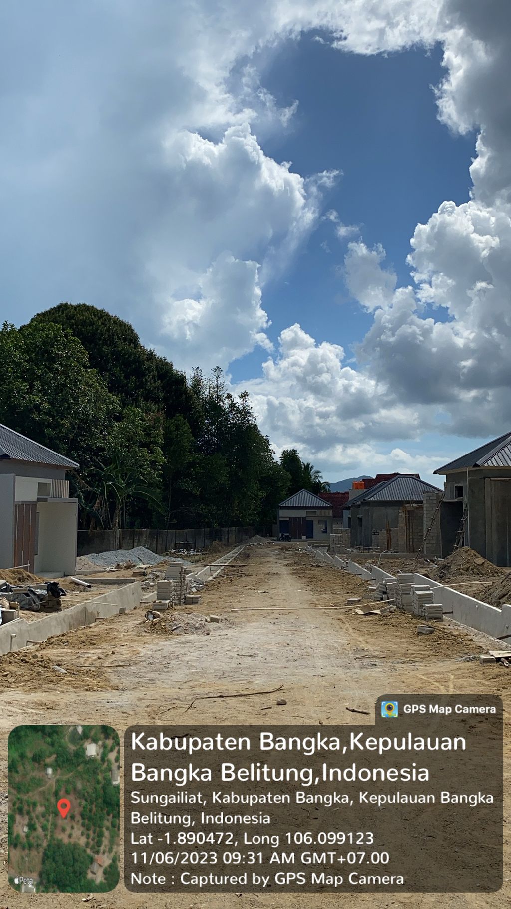 foto posisi tengah perumahan BUKIT ARWANA