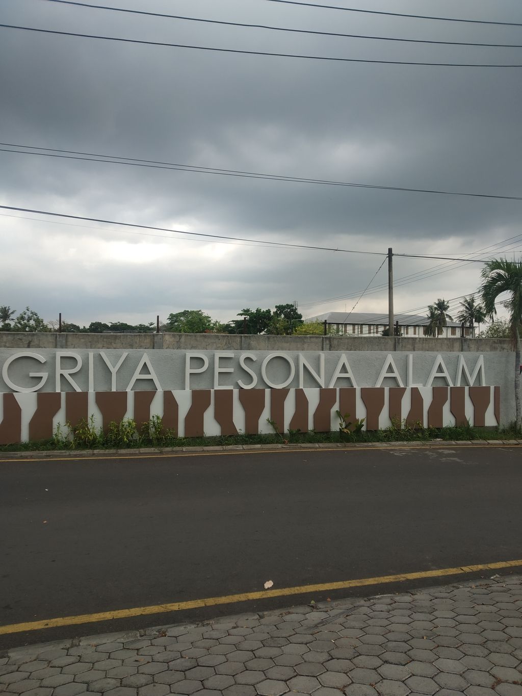 foto gerbang perumahan GRIYA PESONA ALAM 7