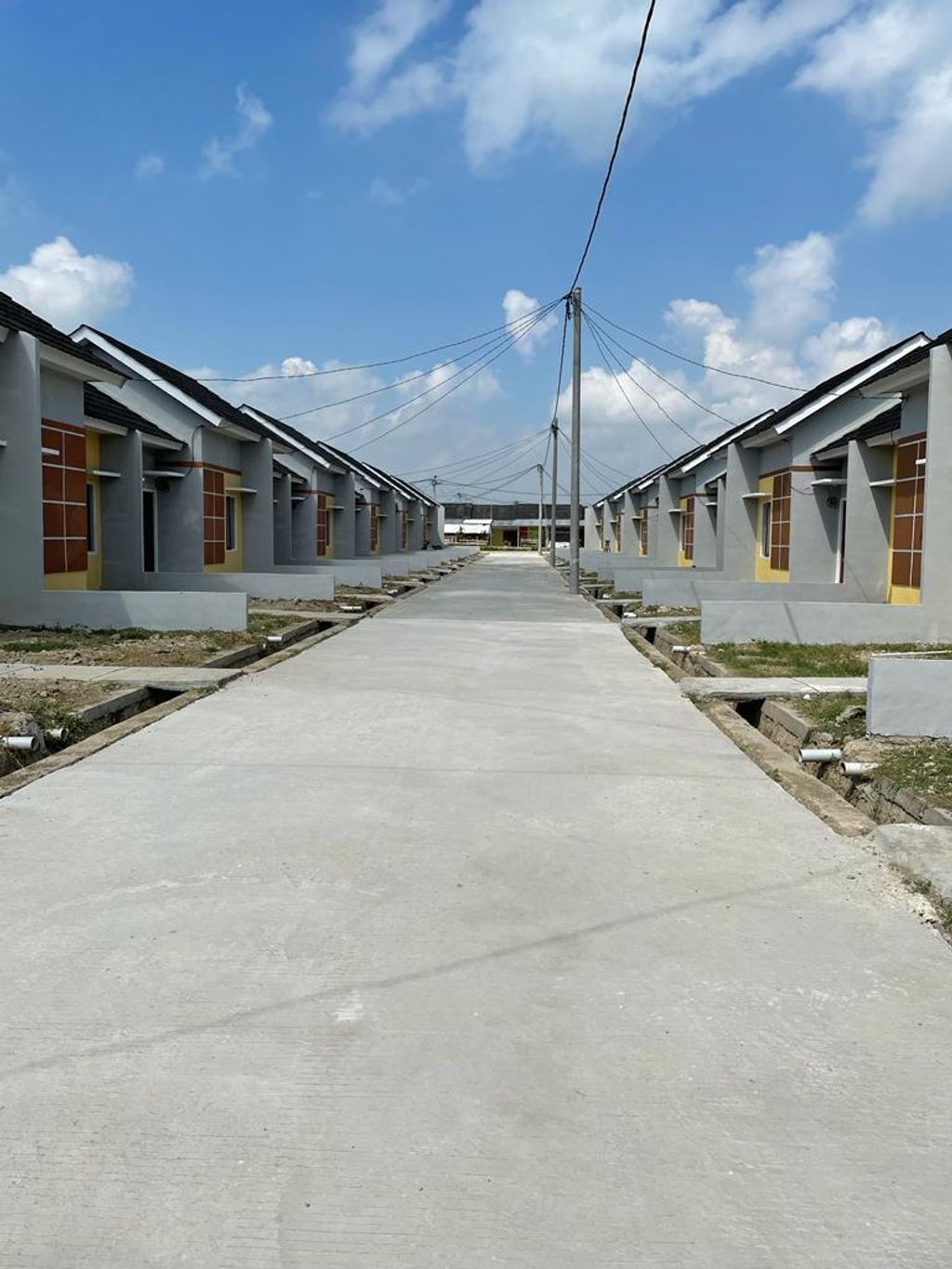 foto posisi tengah perumahan BUMI INDAH PROKLAMASI 2