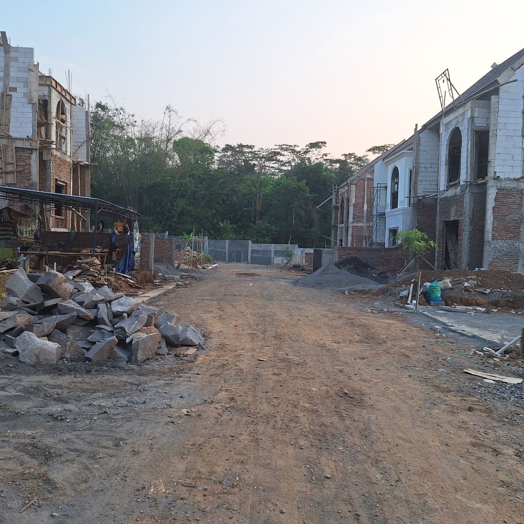 foto posisi tengah perumahan MONTVILLE RESIDENCE