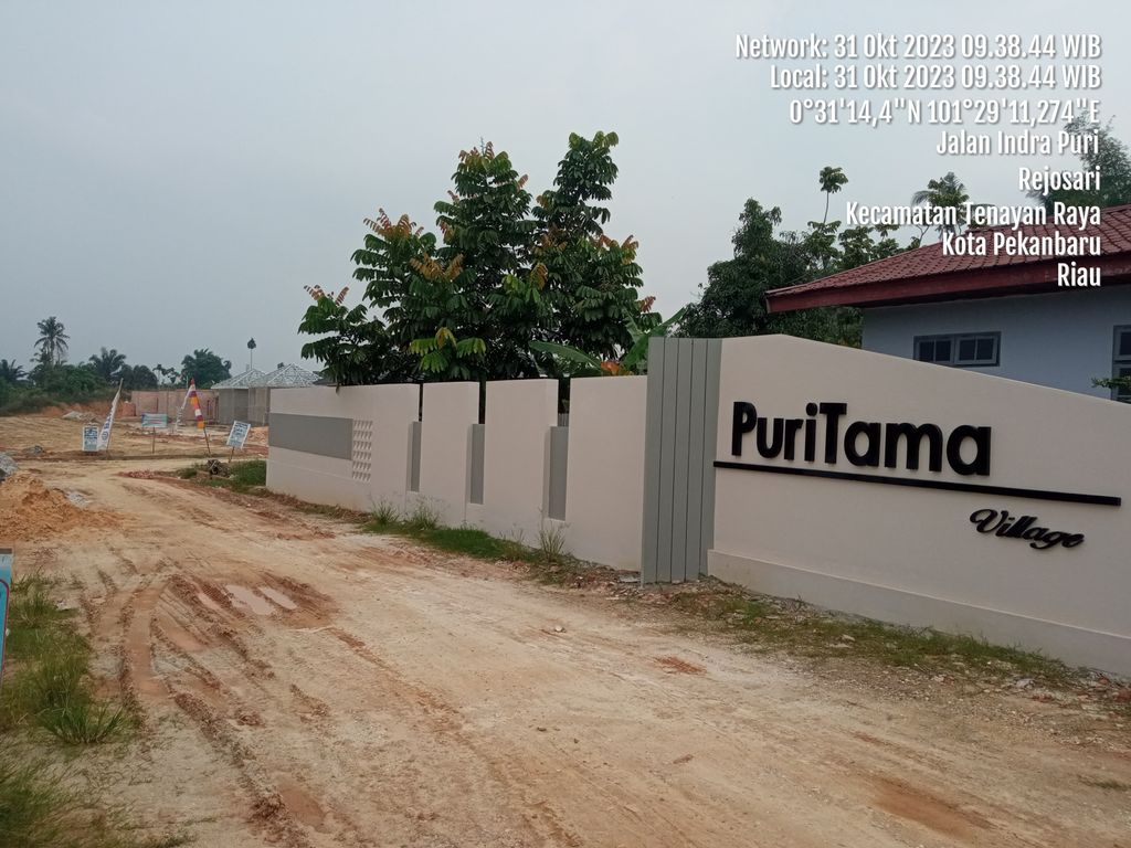 foto gerbang perumahan Puritama Village