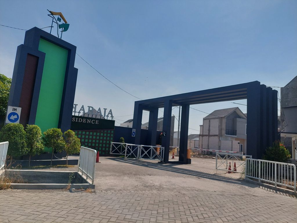 foto gerbang perumahan Maharaja Residencee