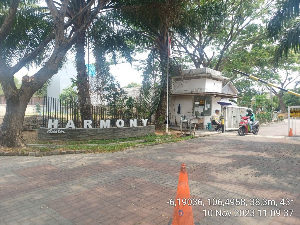foto posisi tengah perumahan Talaga Bestari Harmony