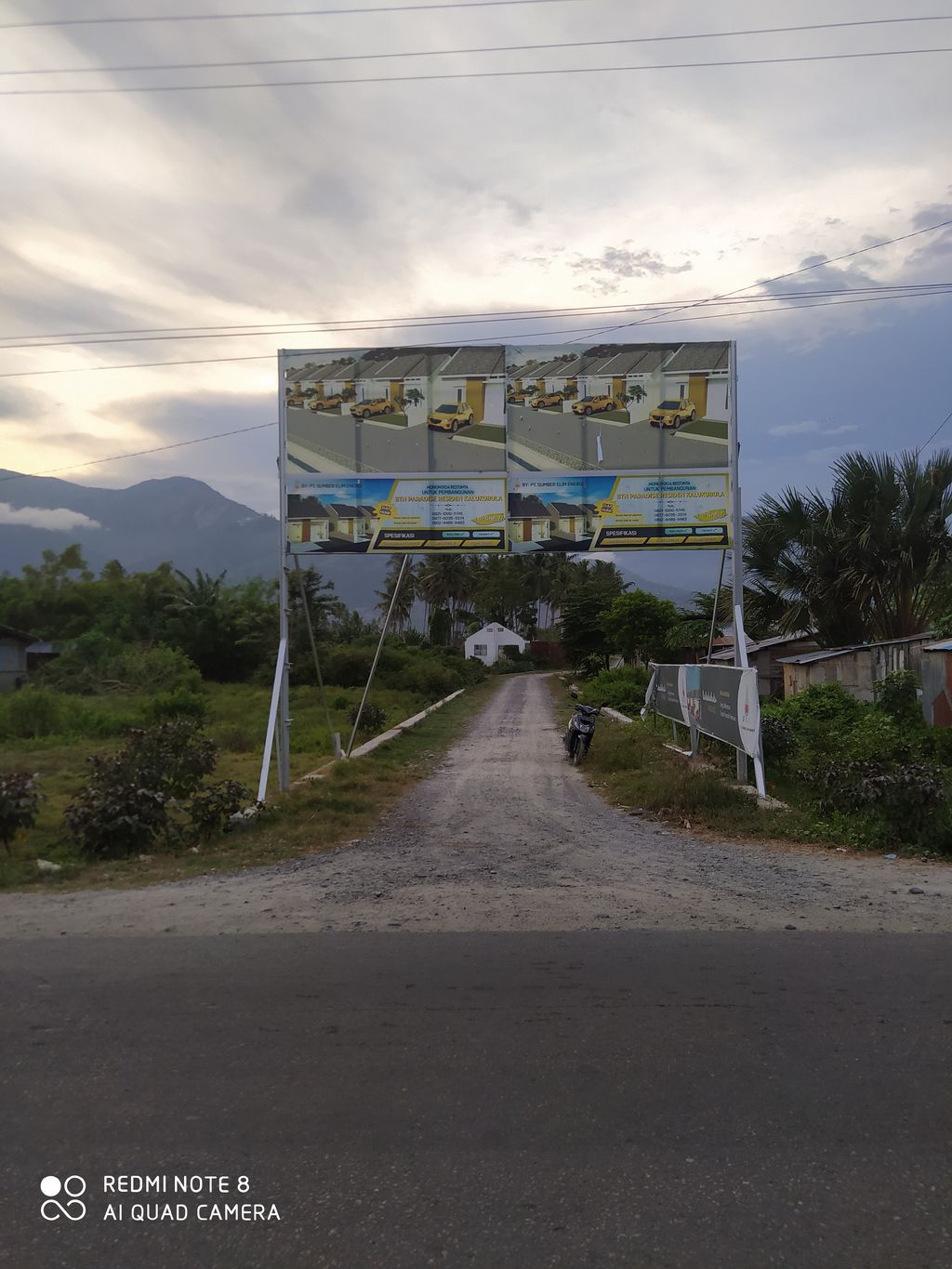 foto gerbang perumahan KALUKUBULA PARADISE