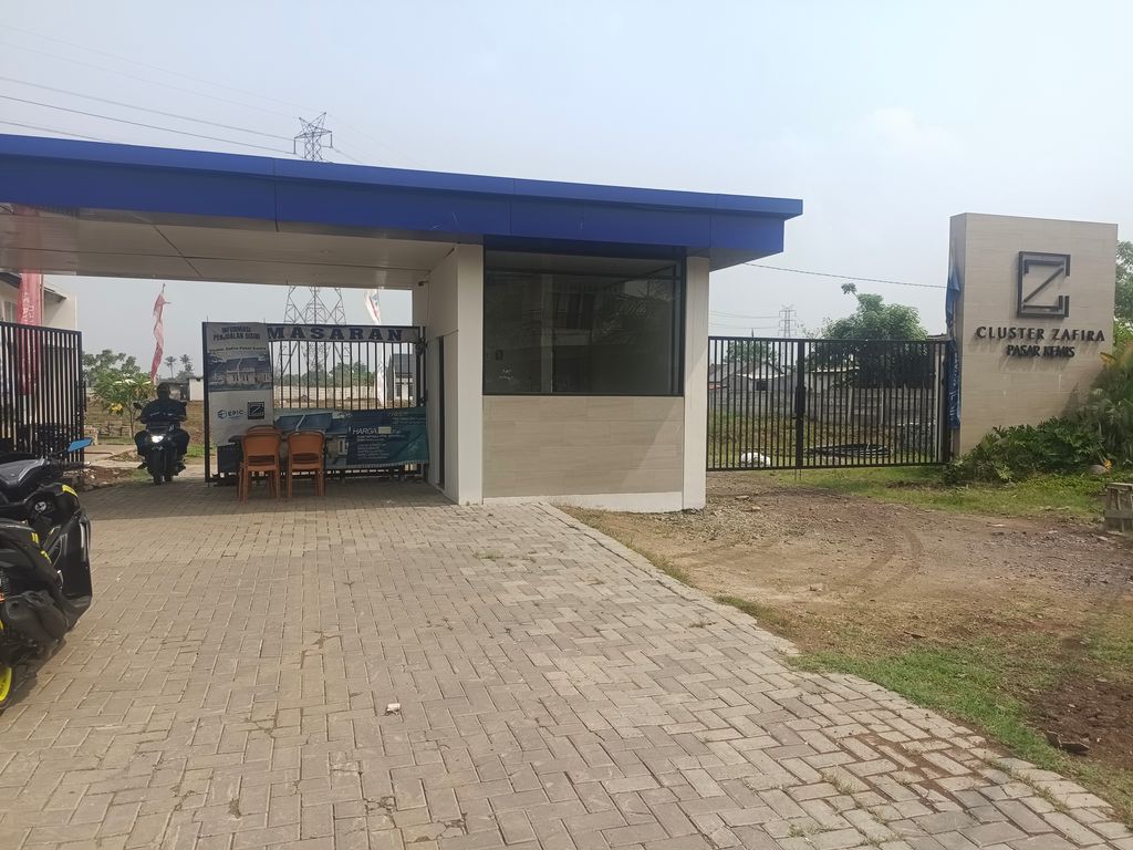 foto gerbang perumahan CLUSTER ZAFIRA