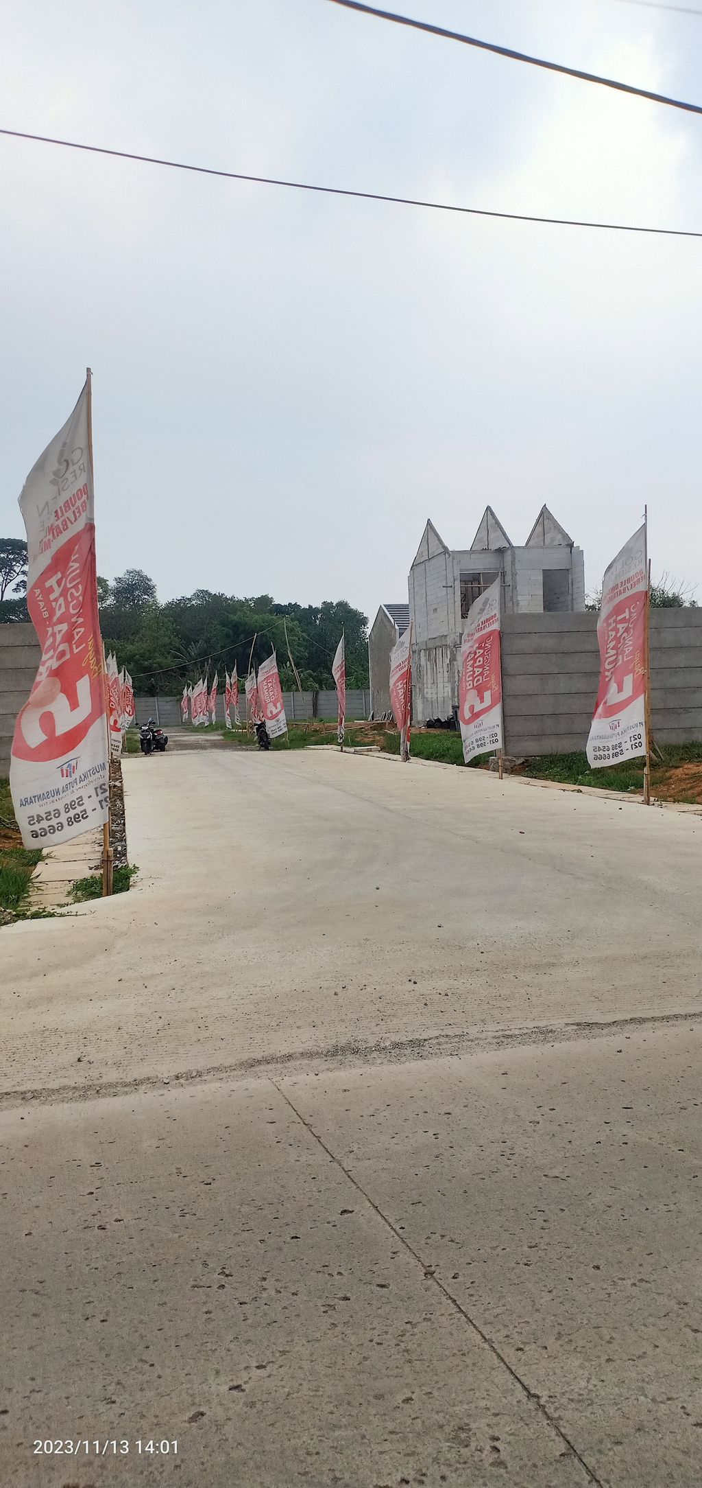 foto gerbang perumahan Golden Residence