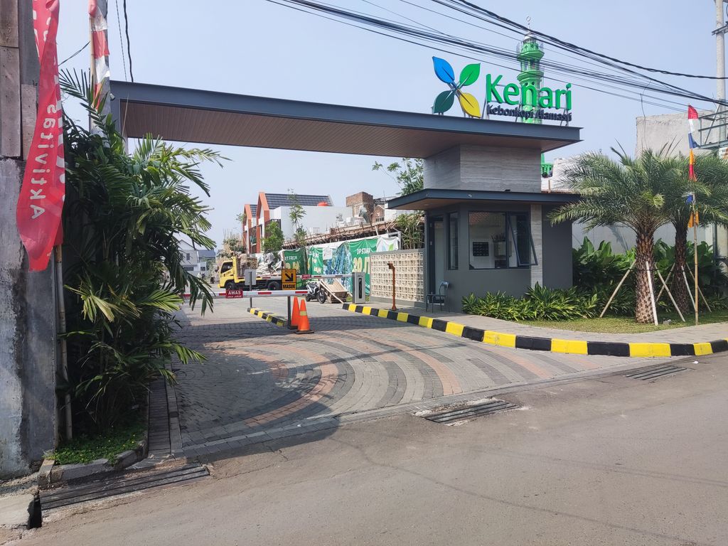 foto gerbang perumahan Perumahan Kenari - Kebonkopi Alamasri