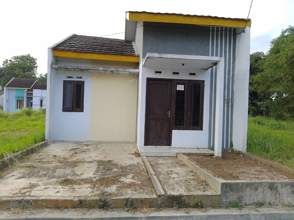 foto tampak rumah tipe 36/66 perumahan Almira Residence Bojong