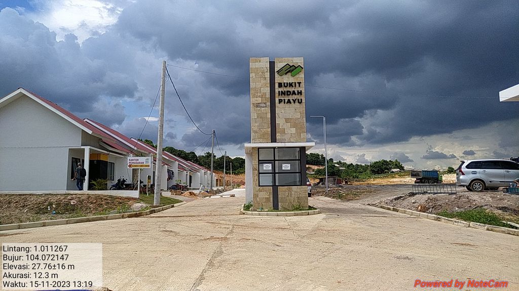 foto gerbang perumahan BUKIT INDAH PIAYU