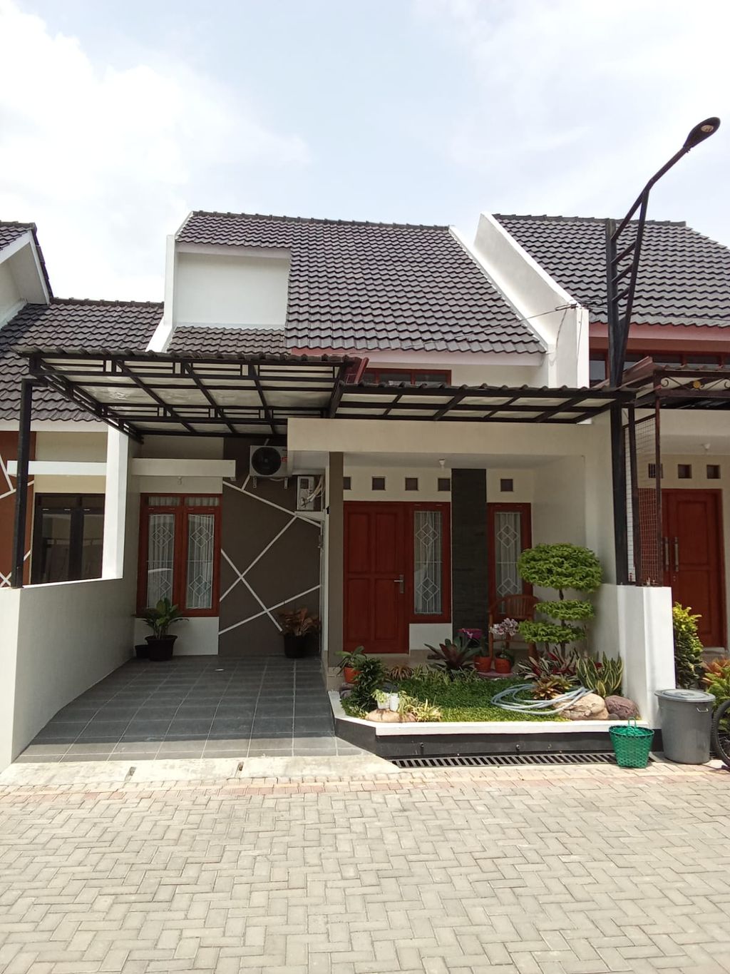 foto contoh rumah perumahan SAFIRA TRIYAGAN