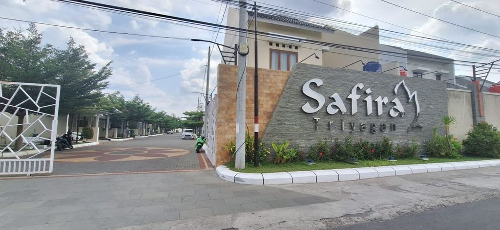 foto gerbang perumahan SAFIRA TRIYAGAN