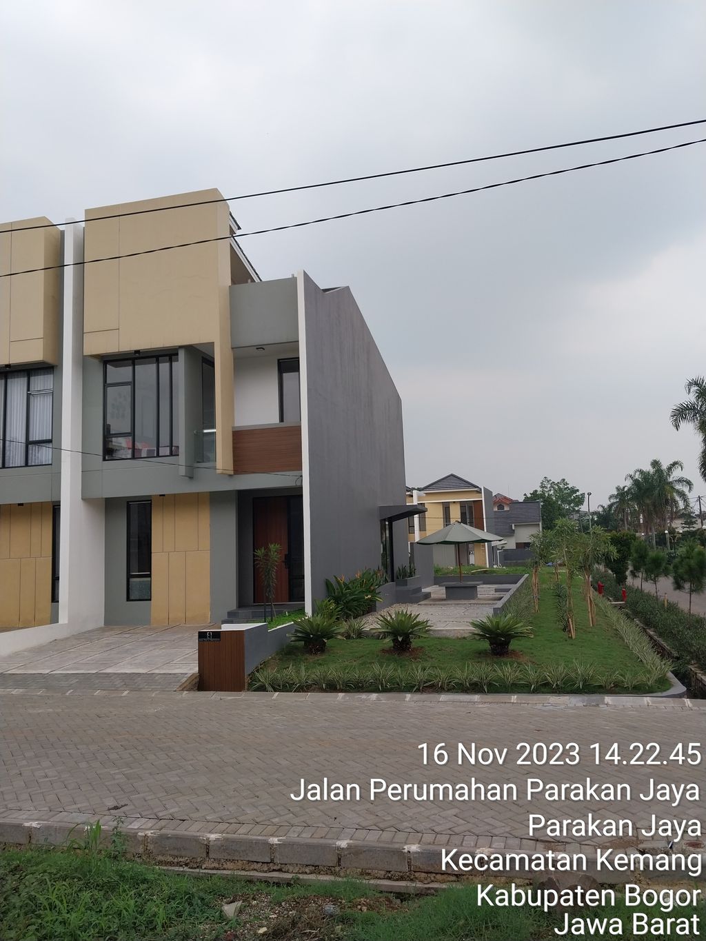 foto contoh rumah perumahan KAYU MANIS RESIDENCE