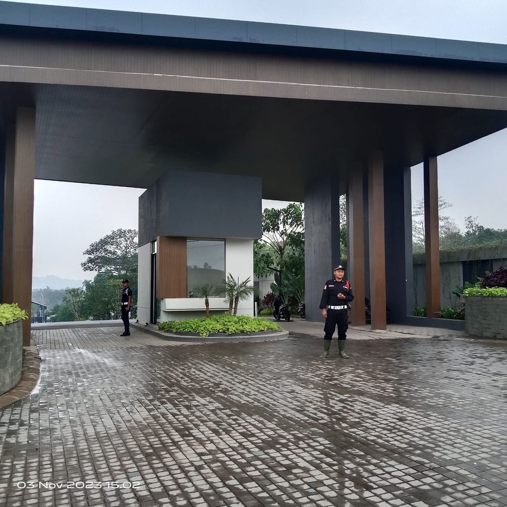 foto gerbang perumahan The Ayarahill AT Serpong