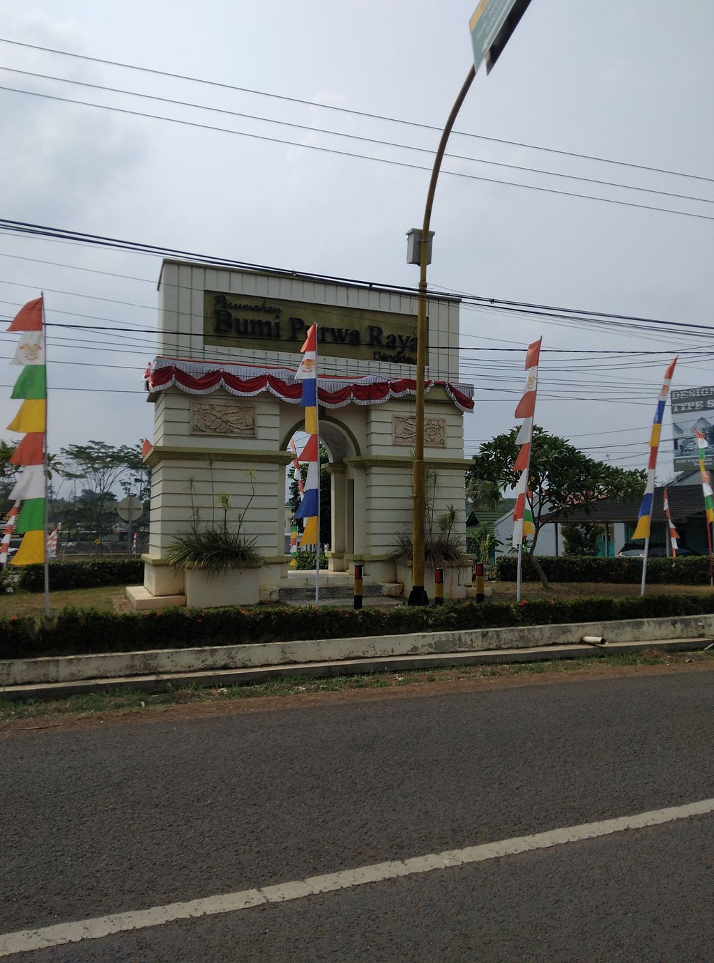 foto gerbang perumahan Bumi Purwa Raya Dangdeur Tahap II