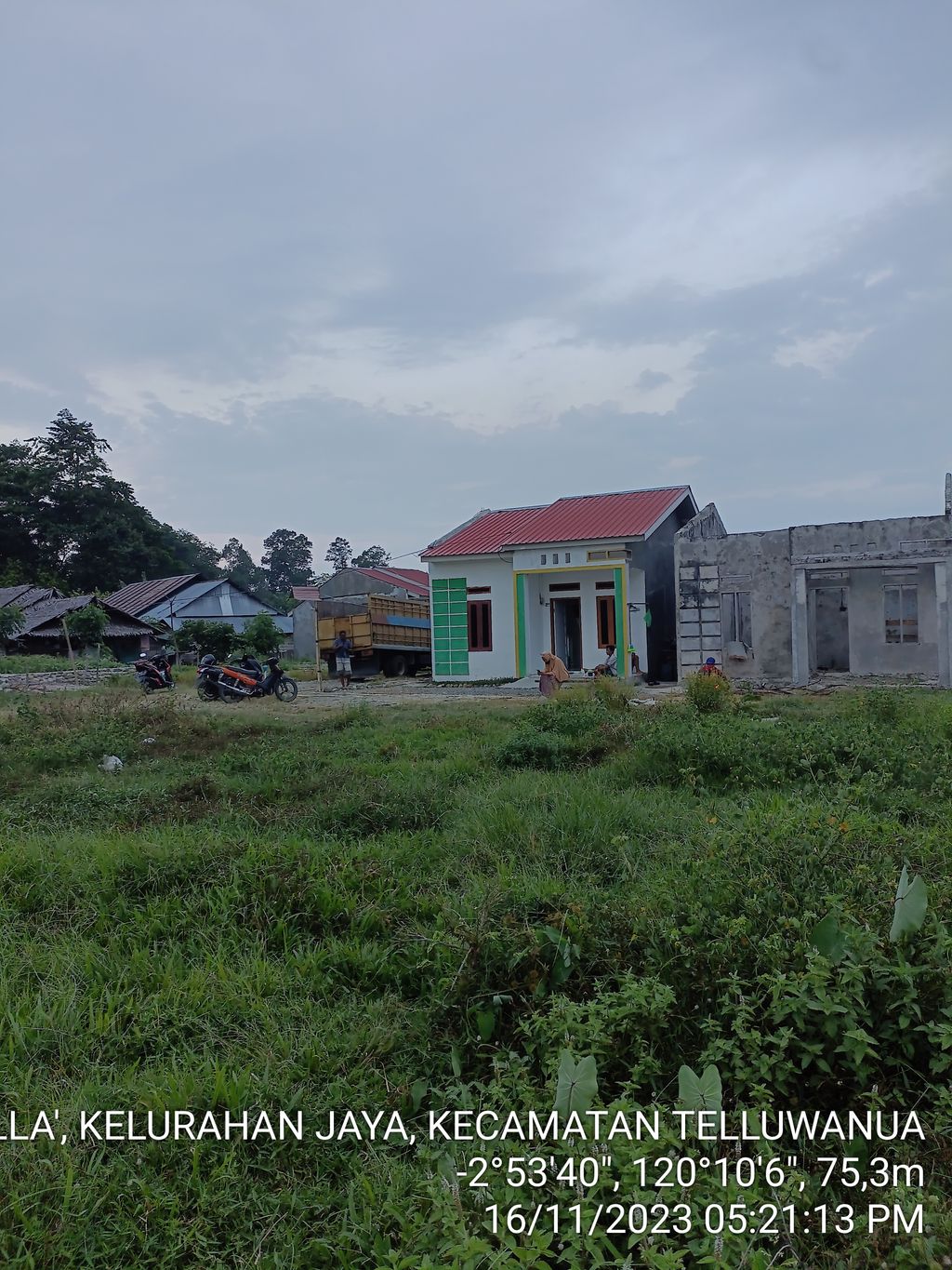 foto posisi tengah perumahan TRIJAYA REGENCY