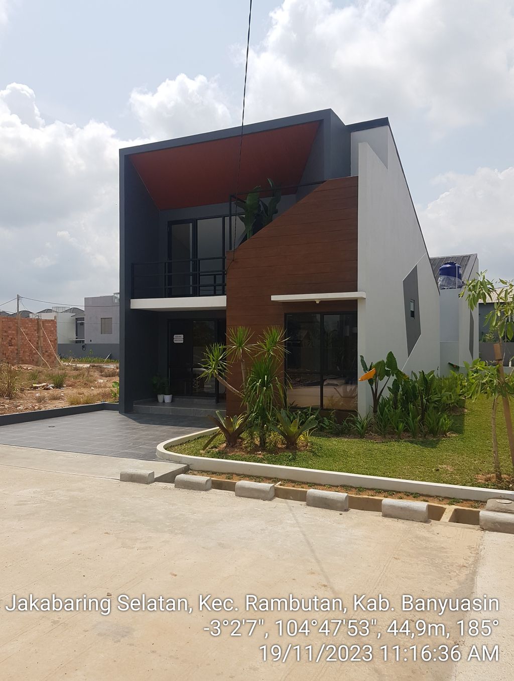 foto contoh rumah perumahan THE SQUARE RESIDENCE