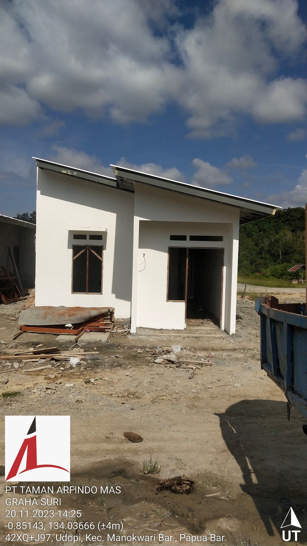 foto contoh rumah perumahan GRAHA SURI