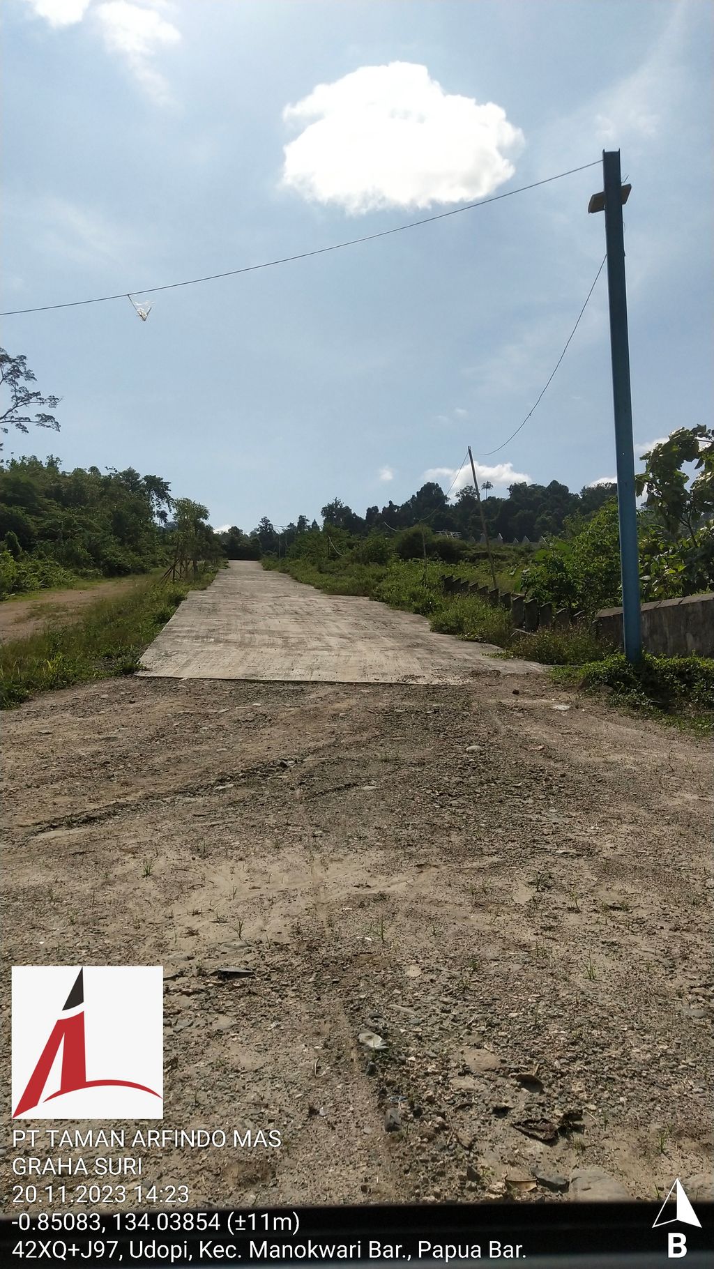 foto gerbang perumahan GRAHA SURI