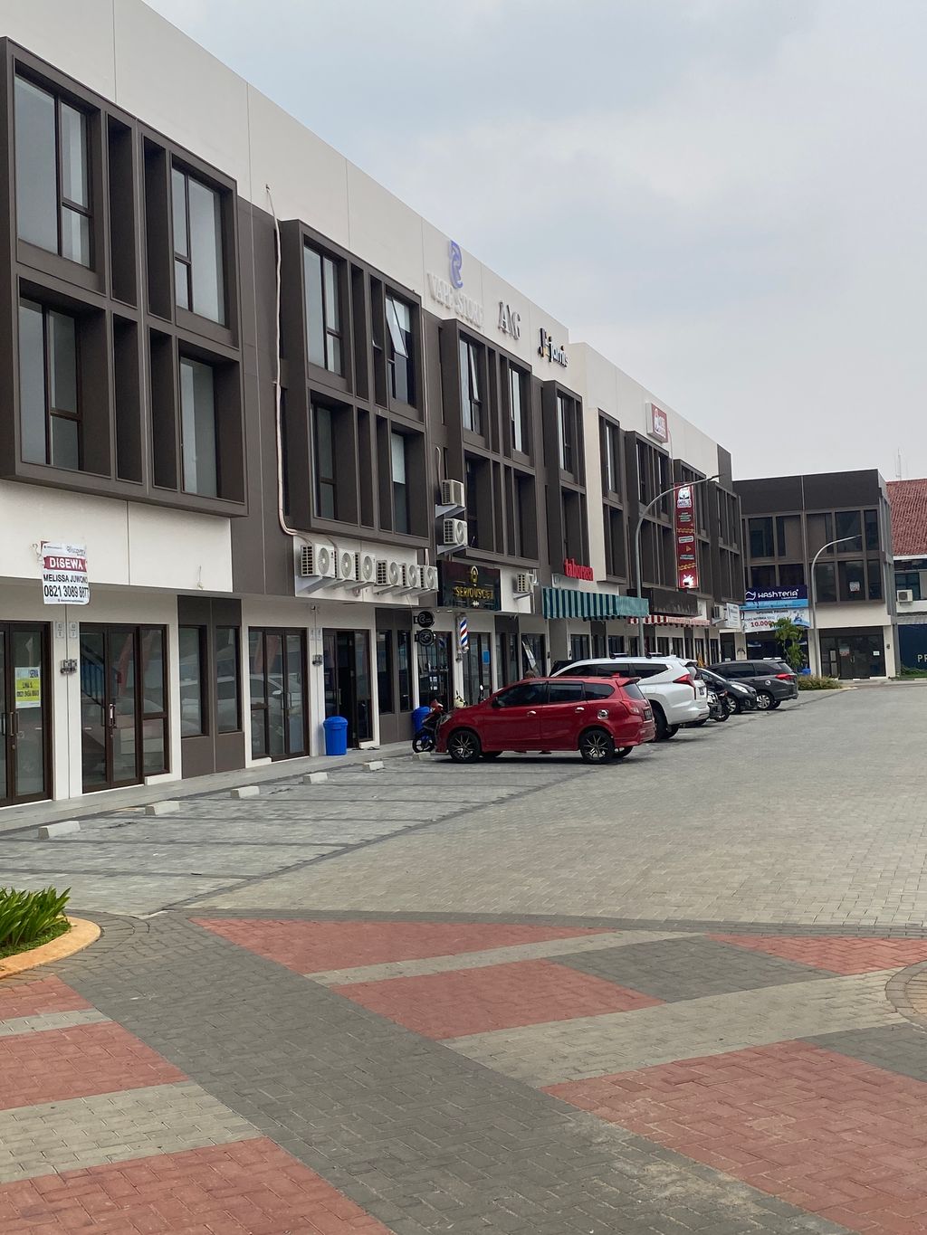 foto posisi tengah perumahan Virginia Arcade