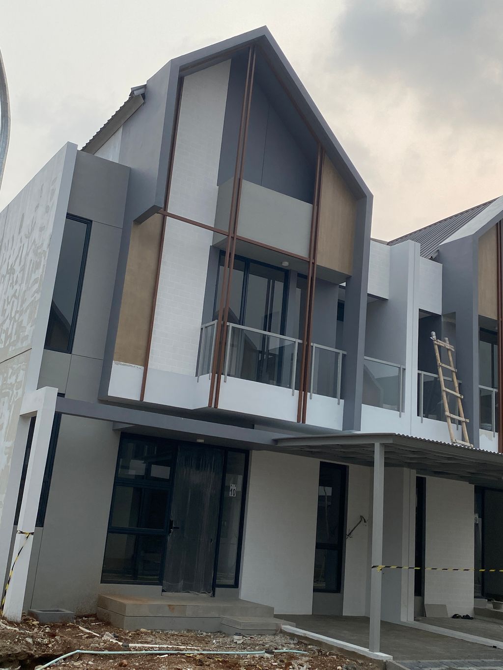 foto contoh rumah perumahan YUTHICA