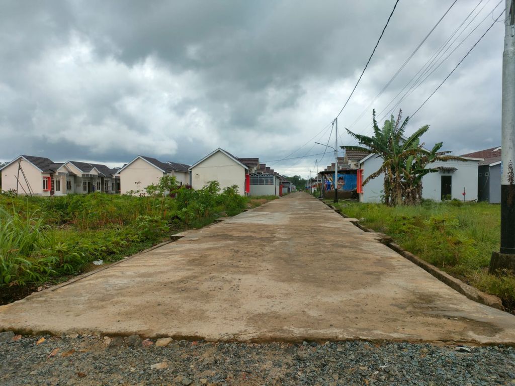 foto posisi tengah perumahan MEGA RESIDENCE,