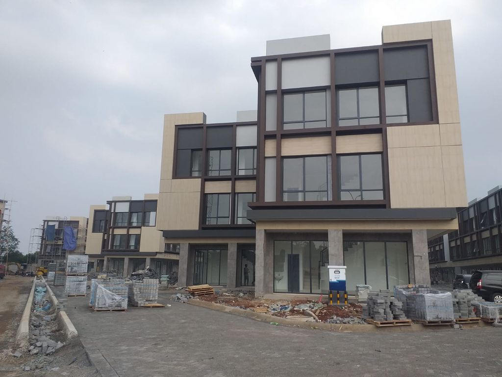 foto posisi tengah perumahan Northridge Business Center