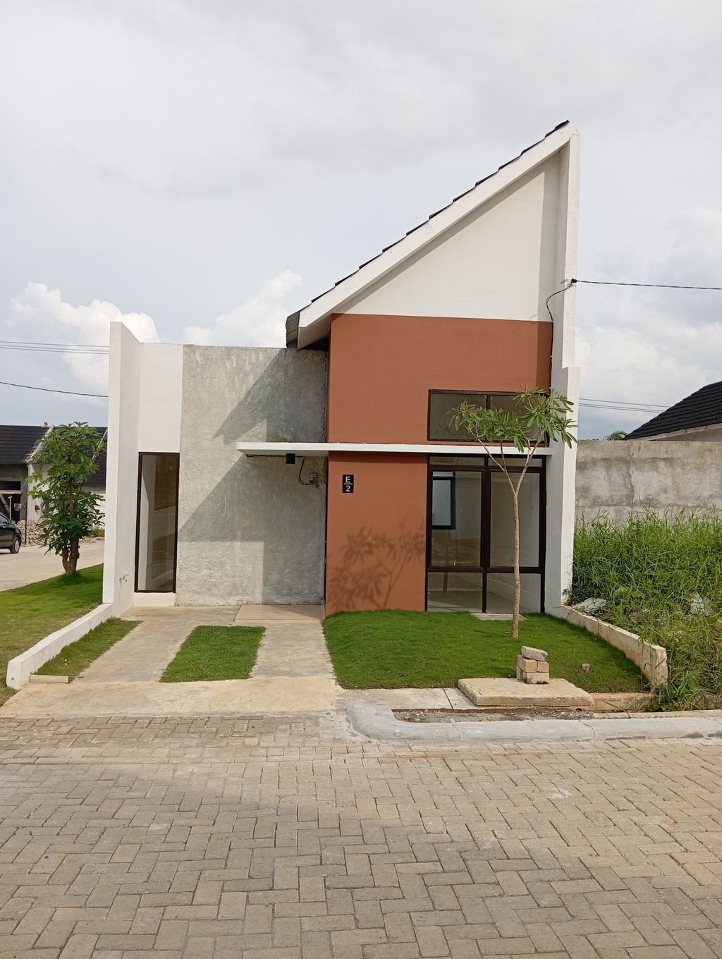 foto contoh rumah perumahan Savanna Sumatera