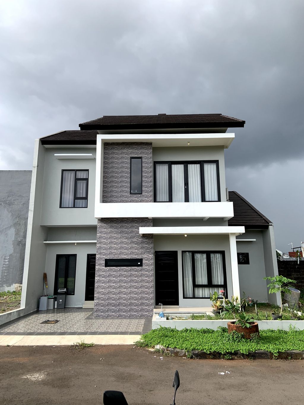 foto contoh rumah perumahan KARISMA SILIWANGI RESIDENCE THP2
