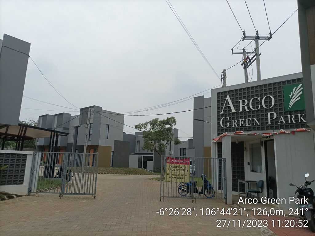 foto gerbang perumahan ARCO GREEN PARK