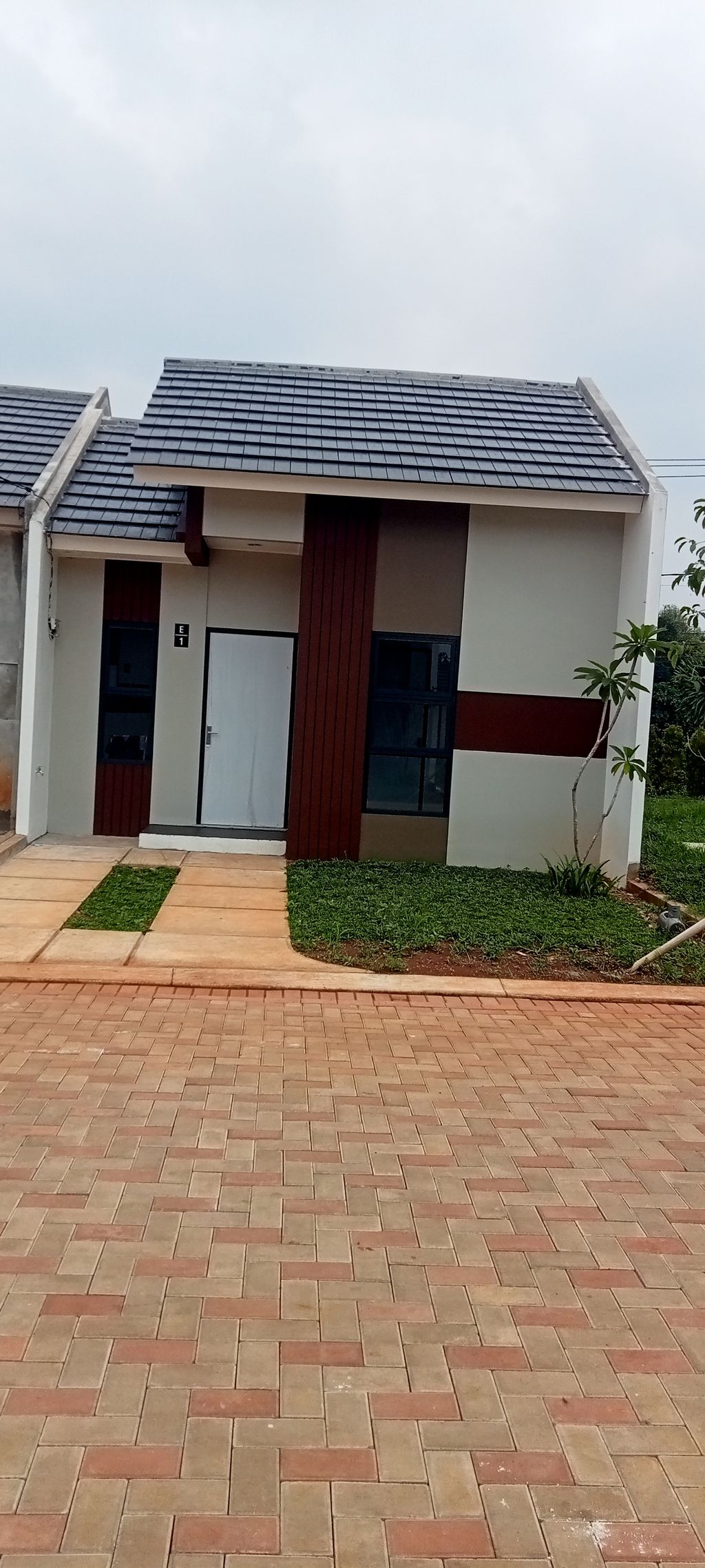foto contoh rumah perumahan Padma Hills