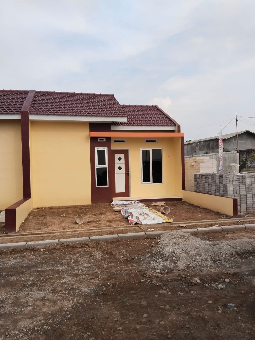 foto tampak rumah tipe 30/83 perumahan Griya Mulya Asri 2