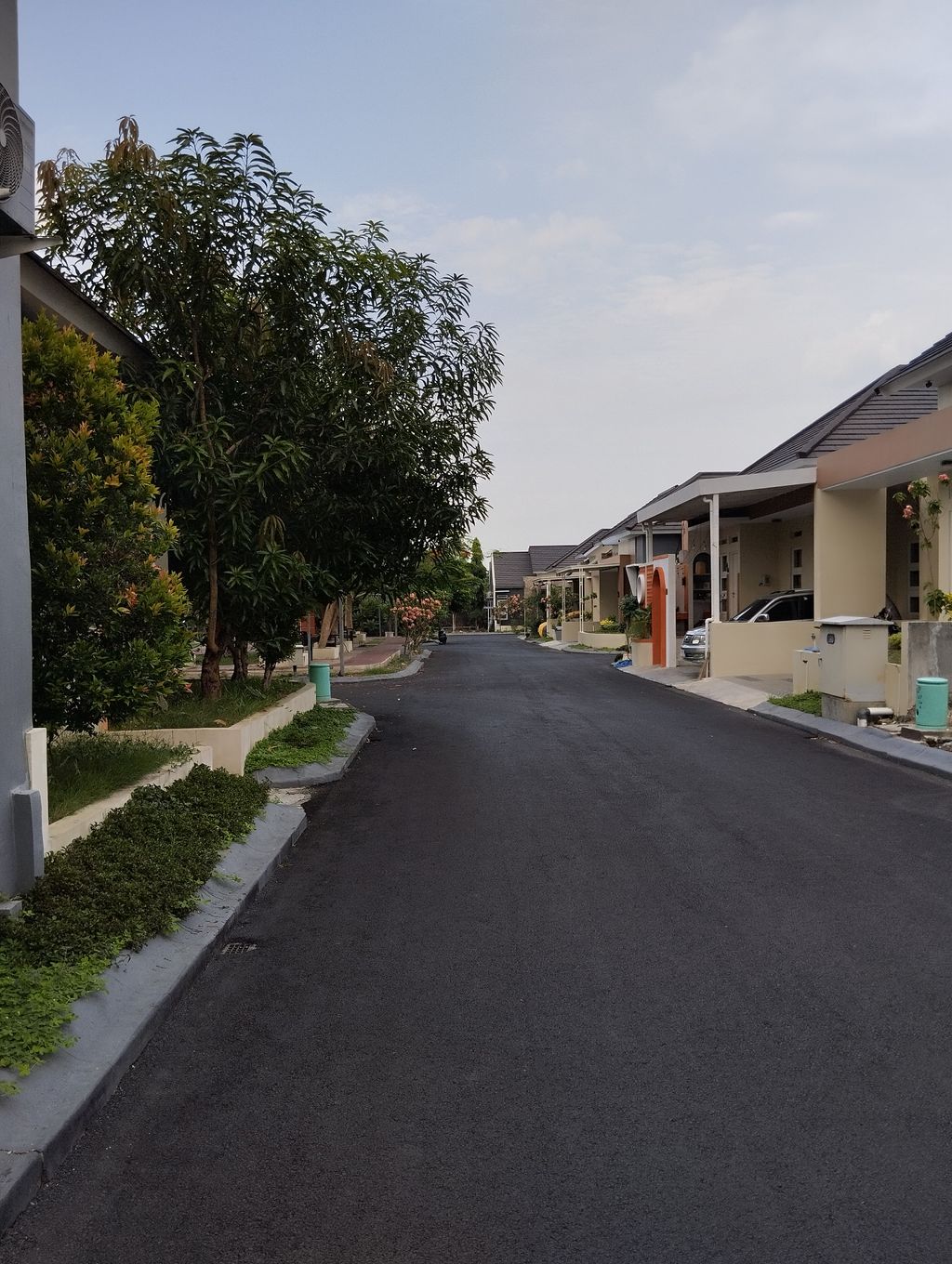 foto posisi tengah perumahan KARISMA MUTIARA RESIDENCE