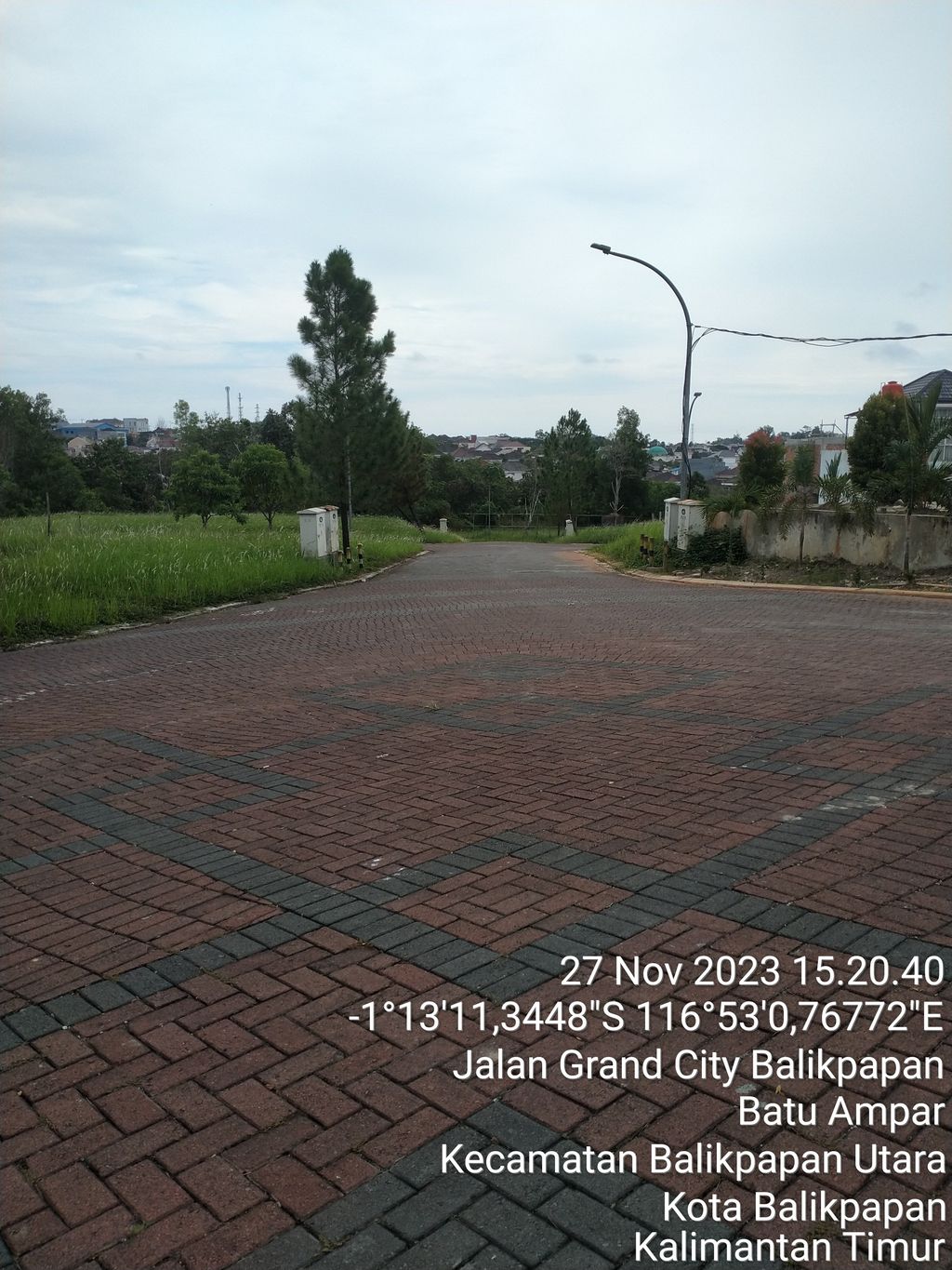 foto posisi tengah perumahan GRAND CITYBALIKPAPAN CLUSTER PINEVILLE