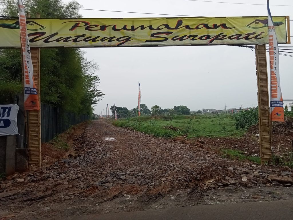 foto gerbang perumahan UNTUNG SUROPATI