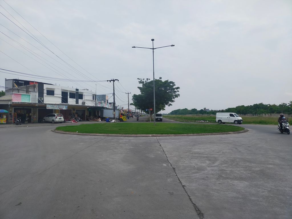 foto posisi tengah perumahan PURI LESTARI CLUSTER PURI INDAH