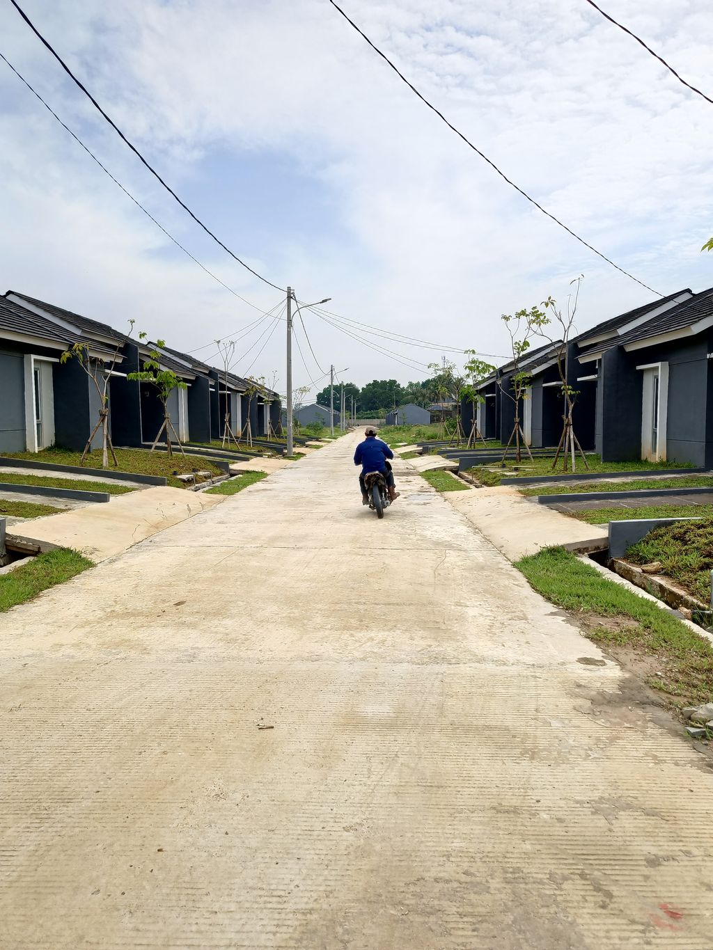 foto posisi tengah perumahan MODERNLAND CILEJIT-MERATUS
