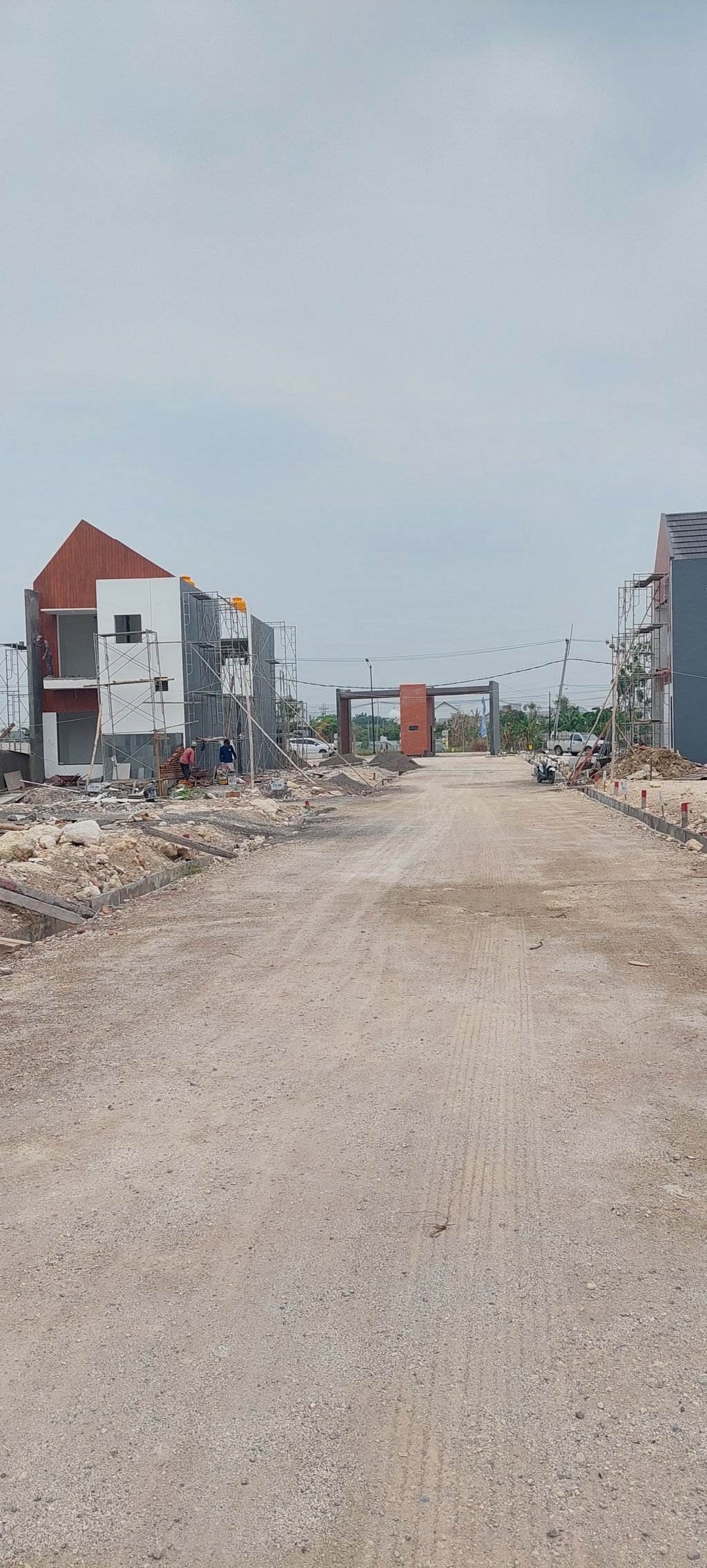 foto posisi tengah perumahan THE PERMATA VILLAS